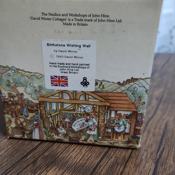 David Winter Cottages Birthstone Wishing Well With Box April Vintage Signed! VTG - Picture 3 of 8